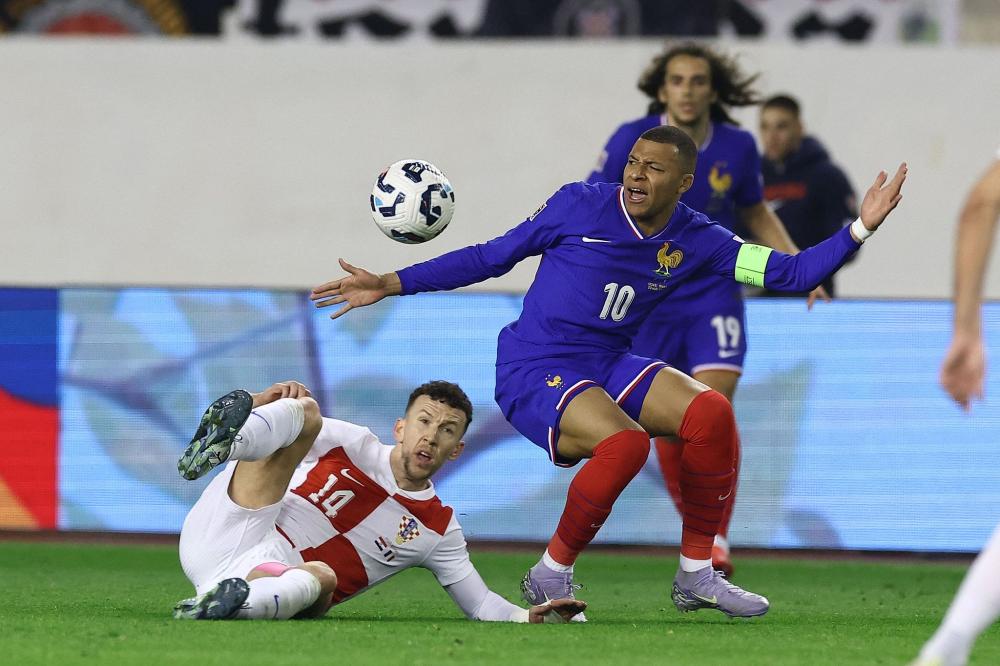 跟队记者：阿莱格里明确要求冬窗买前锋；米兰没考虑齐尔克泽