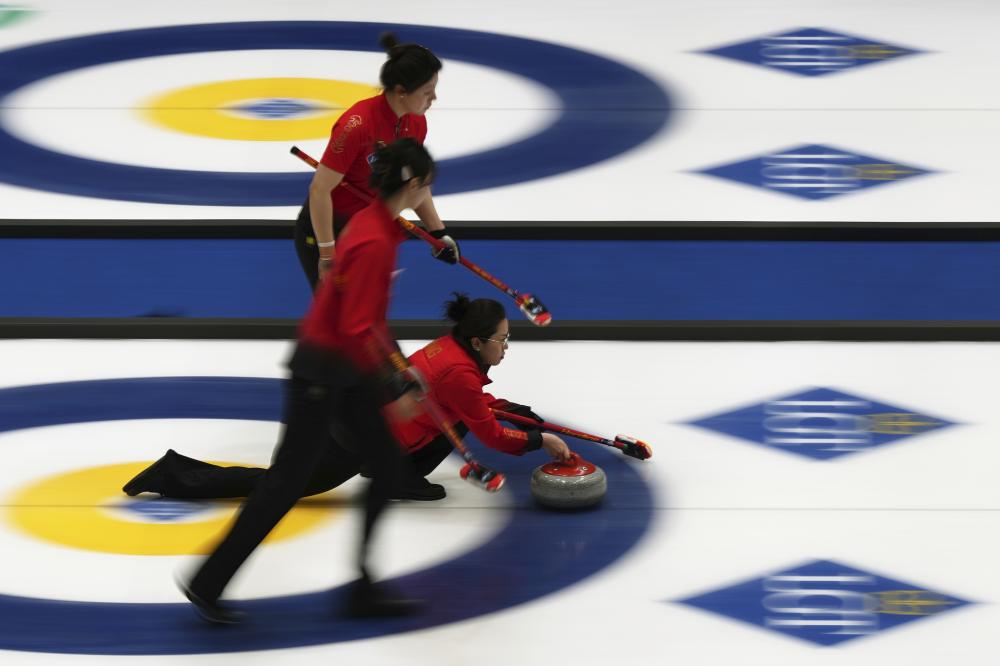 雷霆球员亚历山大砍37分，米切尔贡献20分，以赛亚-乔也有出色表现，带领球队打出强势进攻，以39-18击败开拓者。