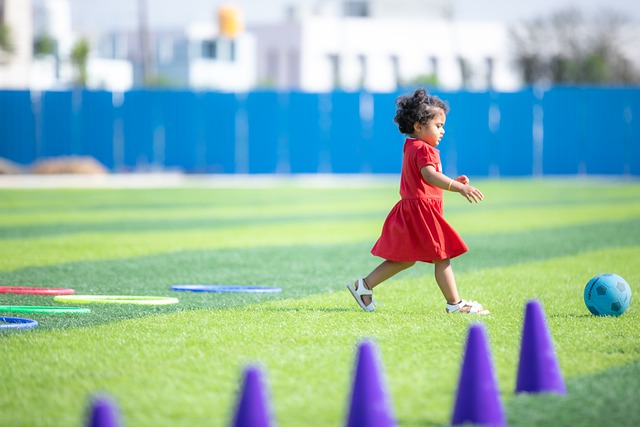 记者：曼联希望姆伯莫12月21日踢完维拉后再去参加非洲杯