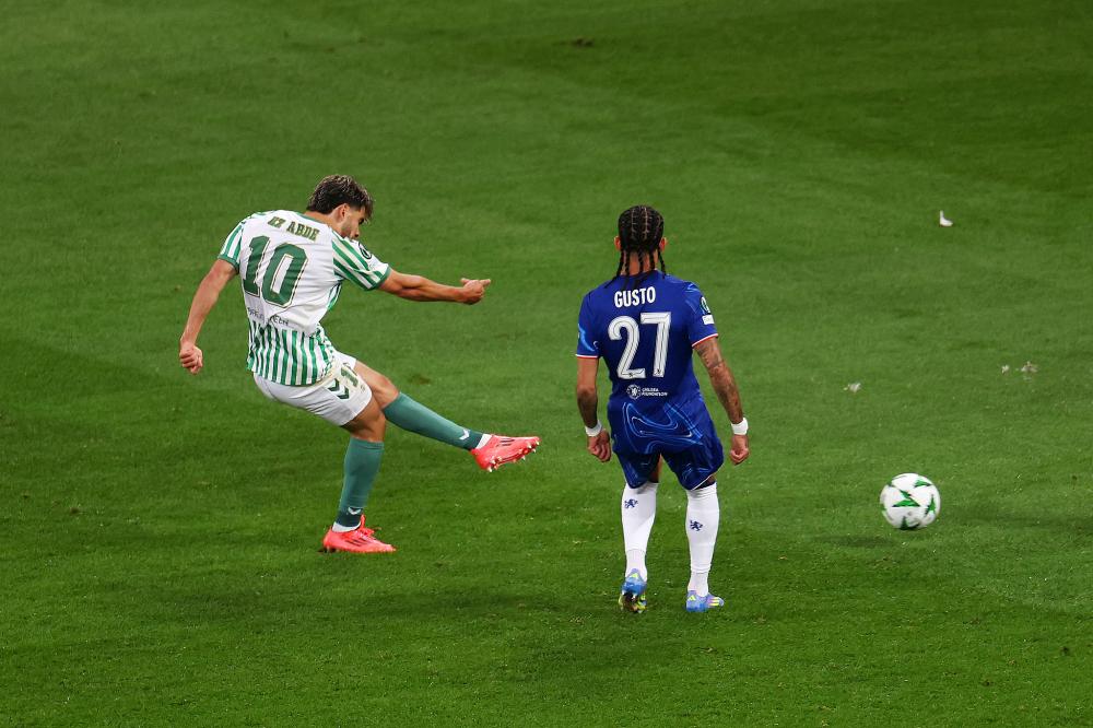 佳夫：上场机会不多让我决定离开米兰；希望米兰能拿联赛冠军