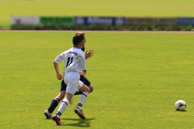 半场战报：葡萄牙体育2-0布鲁日，路易斯-苏亚雷斯传射