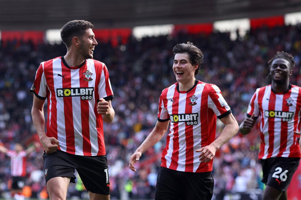 都灵vs科莫：杜万-萨帕塔、弗拉希奇首发，莫拉塔、尼科-帕斯出战